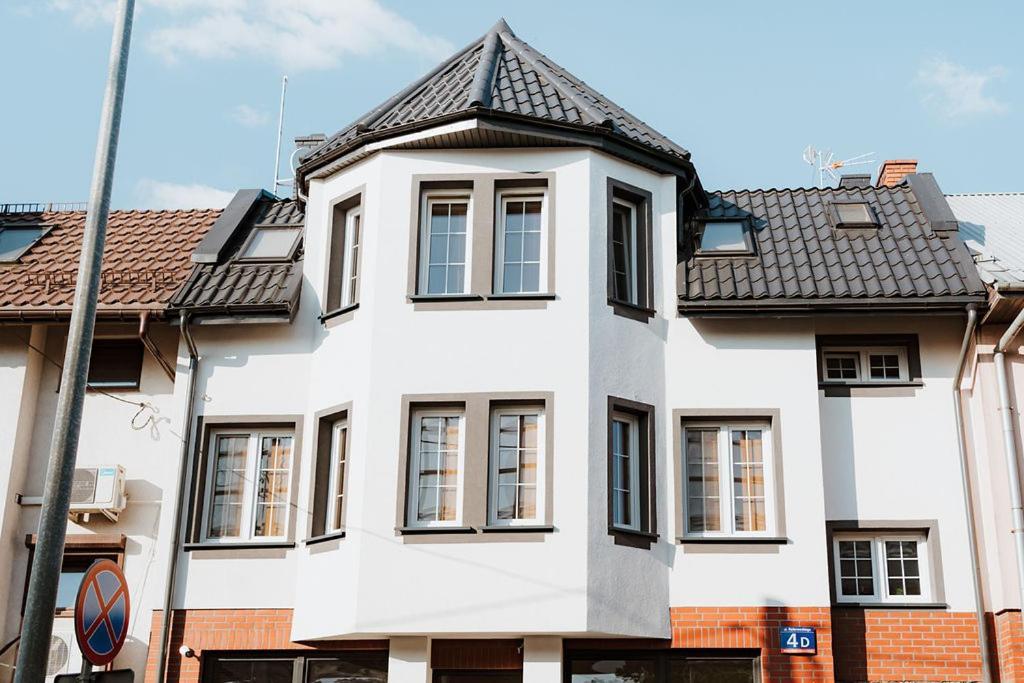 Noclegi Przy Stacji Nowy Dwór Mazowiecki Exterior photo